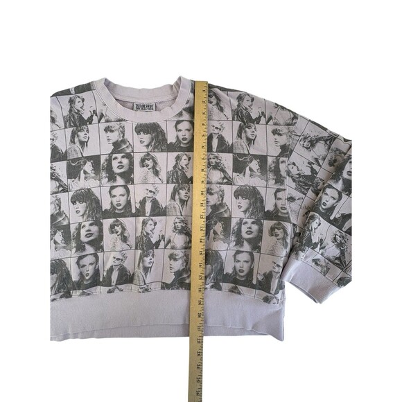 Taylor Swift The Eras Tour Lavender Haze Pullover Crewneck Sweatshirt Size: L - Picture 3 of 7